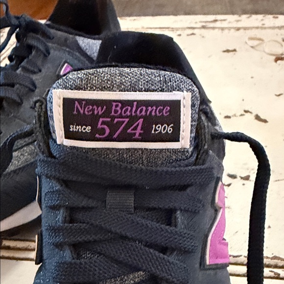 New Balance Women's 574 Core Sneaker - Picture 5 of 6